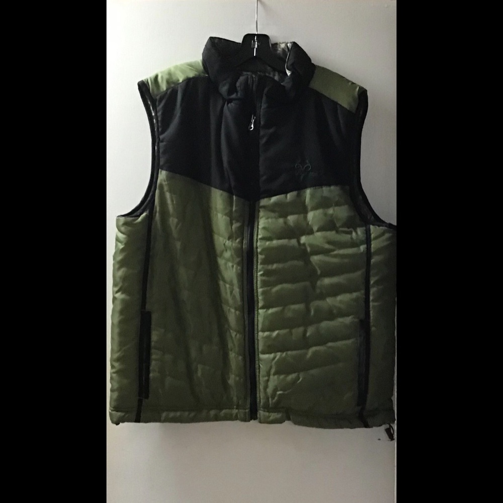 Realtree Reversible Vest - Picture 9 of 10
